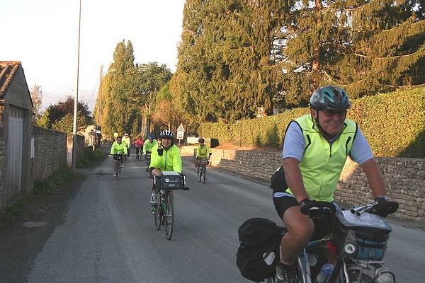 <p>Restez dans les roues ! C'est la bonne !</p>