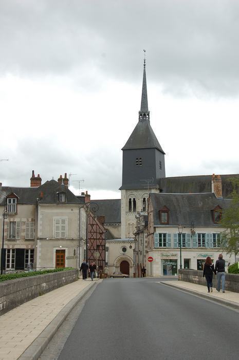 En traversant le canal du Berry
