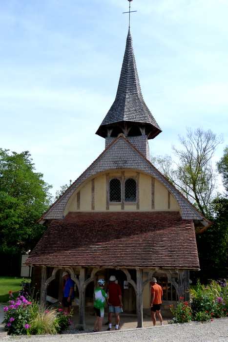 Une chapelle à pans de bois à Soulaines-d'Huys