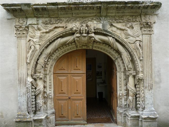 Le jubé de la chapelle de Puyberland à Melle