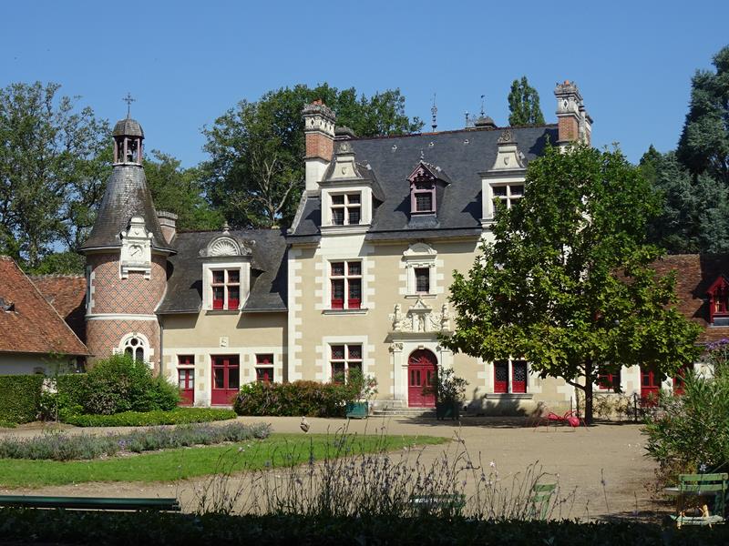 <p>Cour intérieure du château de Troussay</p>